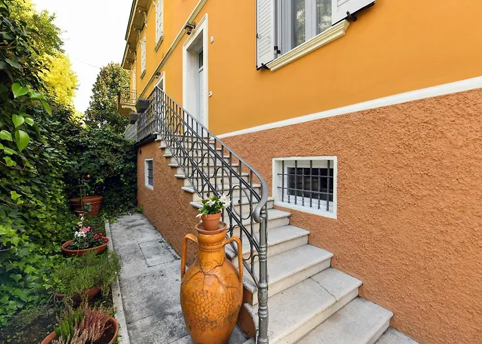 Sofia Nocleg ze śniadaniem 4*